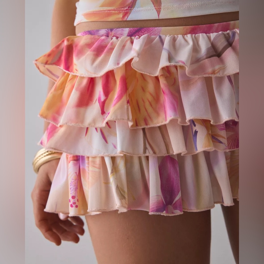 Urban Outfitters Ruffle Trim Floral Skort NWT - Picture 2 of 7